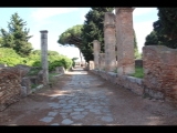 06684 ostia - regio i und iv - via del pomerio - bli ri sueden - re porticus der taberne dei pescivendoli (iv,v,1).jpg